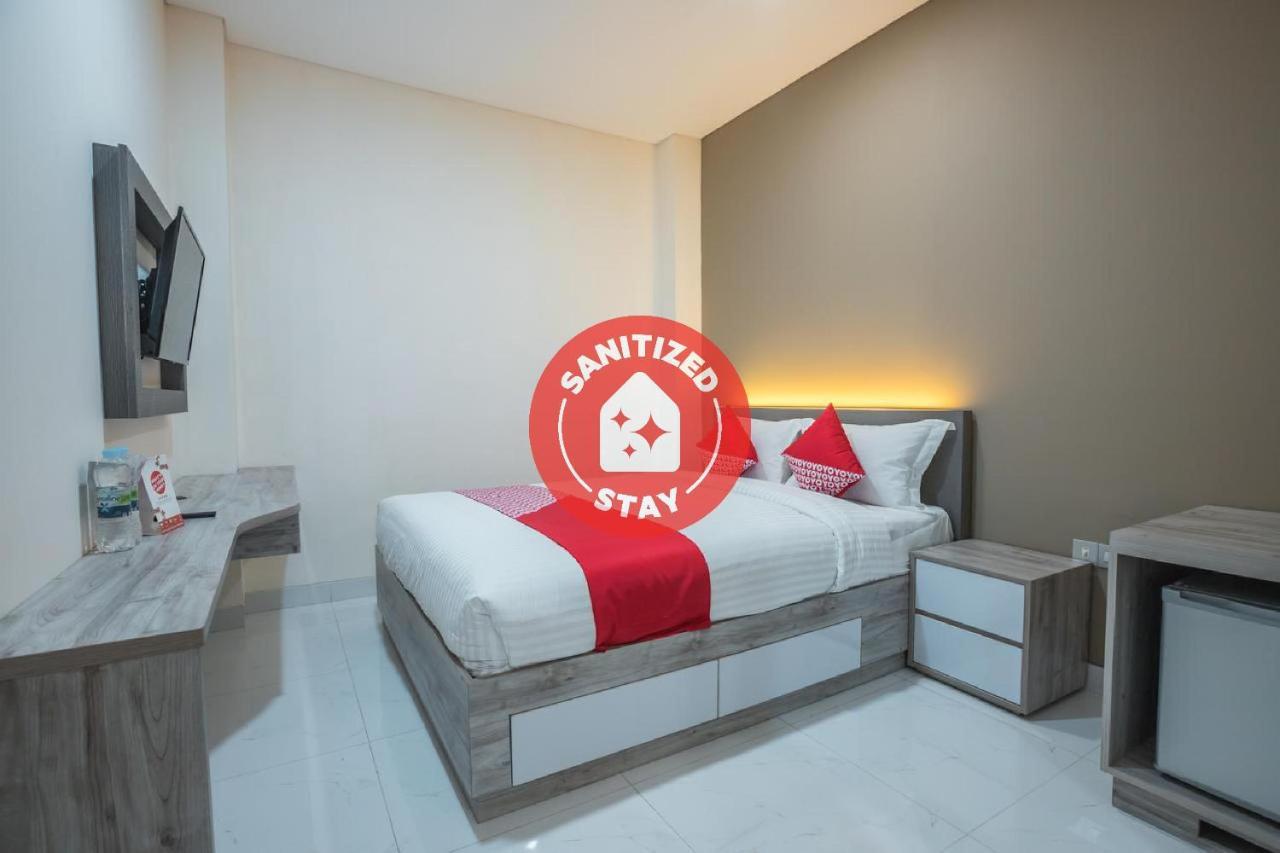 Super Oyo 1487 Residence Khoe Джакарта Екстериор снимка
