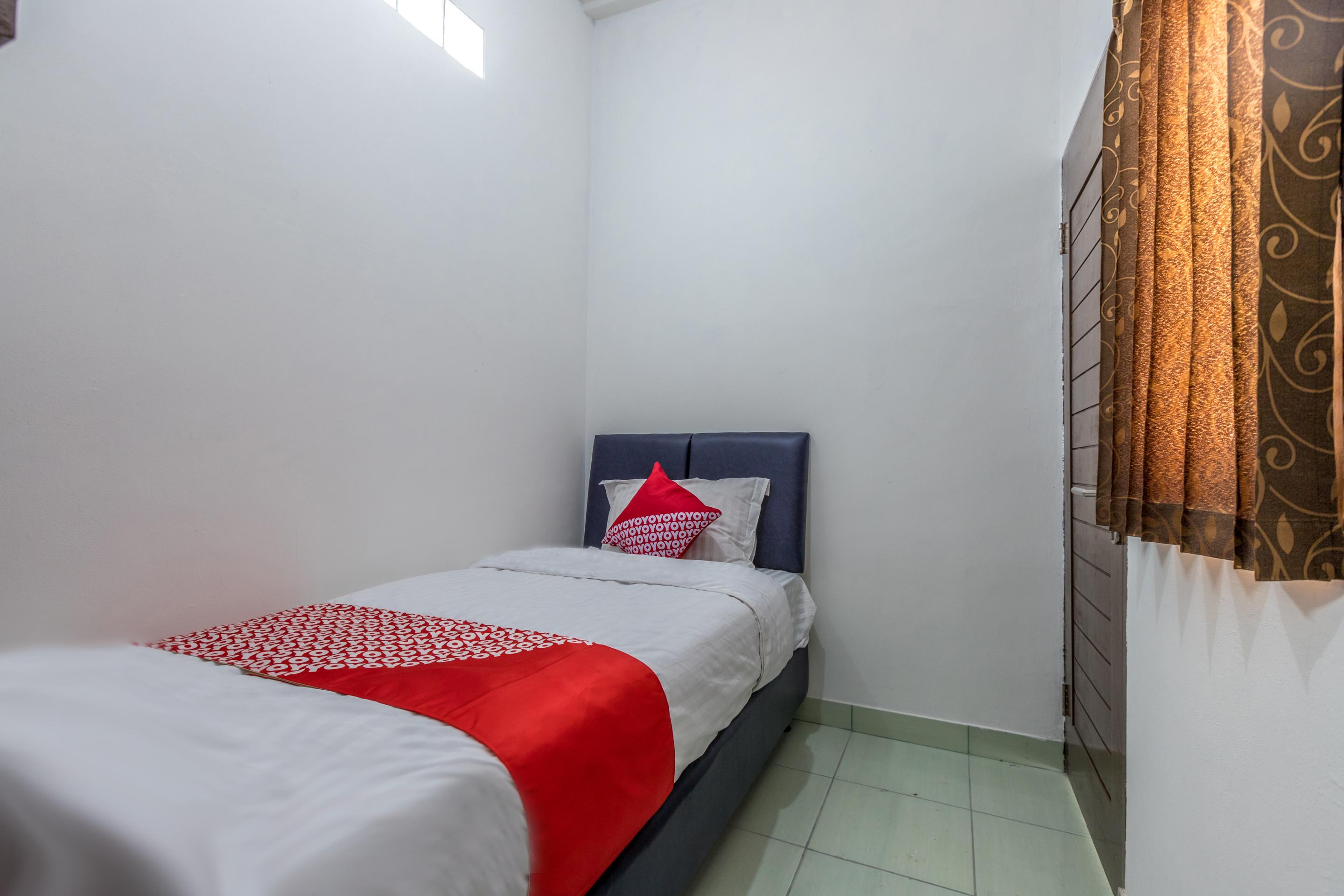 Super Oyo 1487 Residence Khoe Джакарта Екстериор снимка