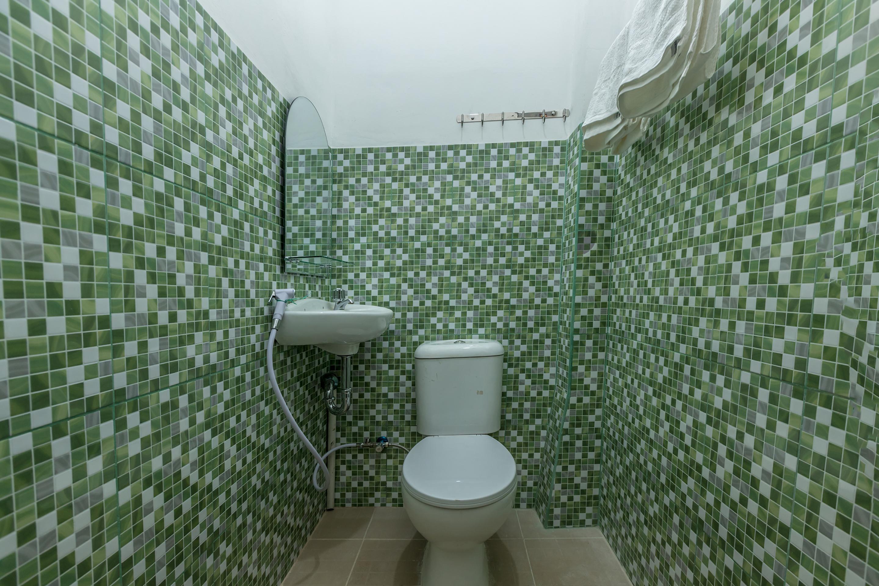 Super Oyo 1487 Residence Khoe Джакарта Екстериор снимка