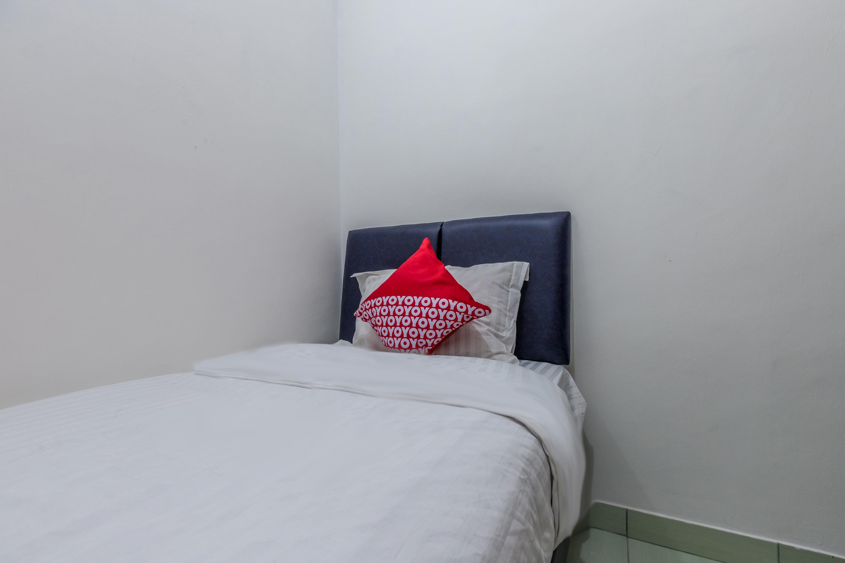 Super Oyo 1487 Residence Khoe Джакарта Екстериор снимка