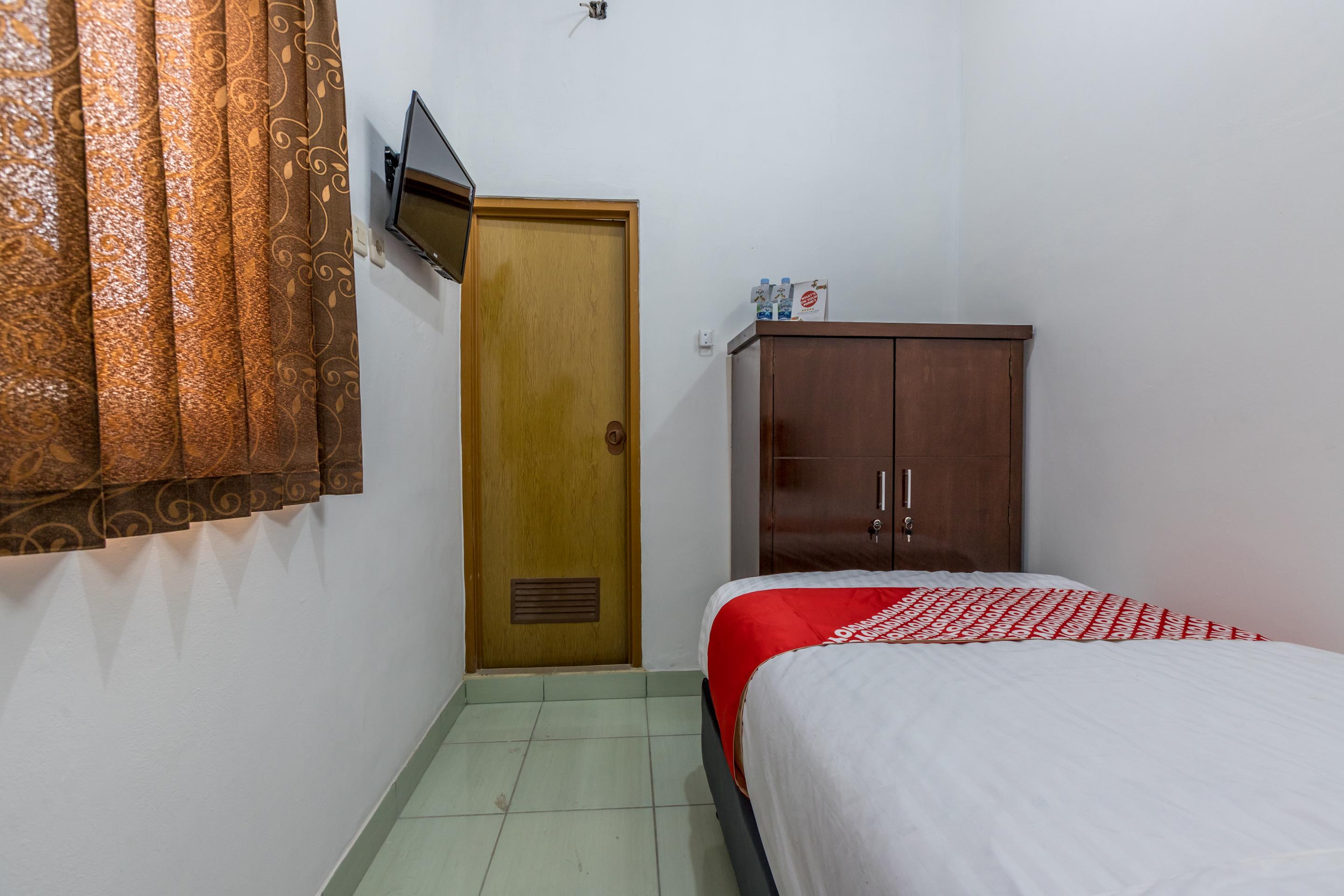 Super Oyo 1487 Residence Khoe Джакарта Екстериор снимка