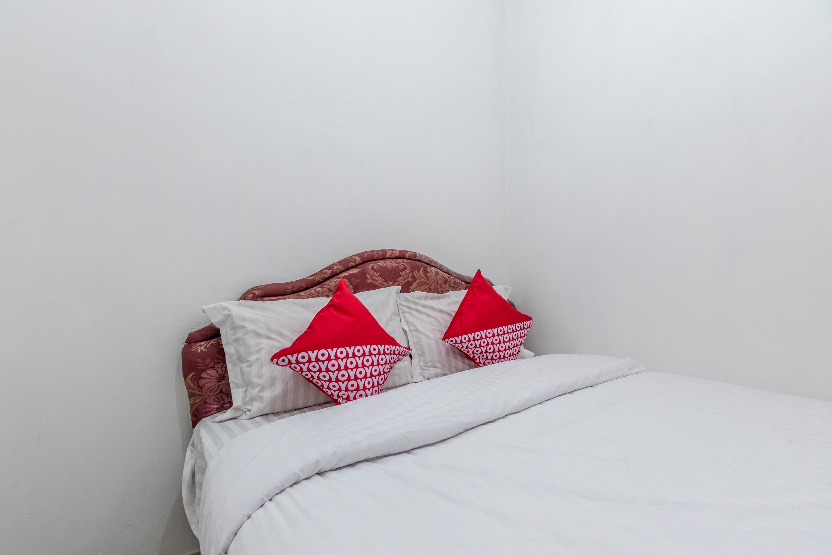 Super Oyo 1487 Residence Khoe Джакарта Екстериор снимка