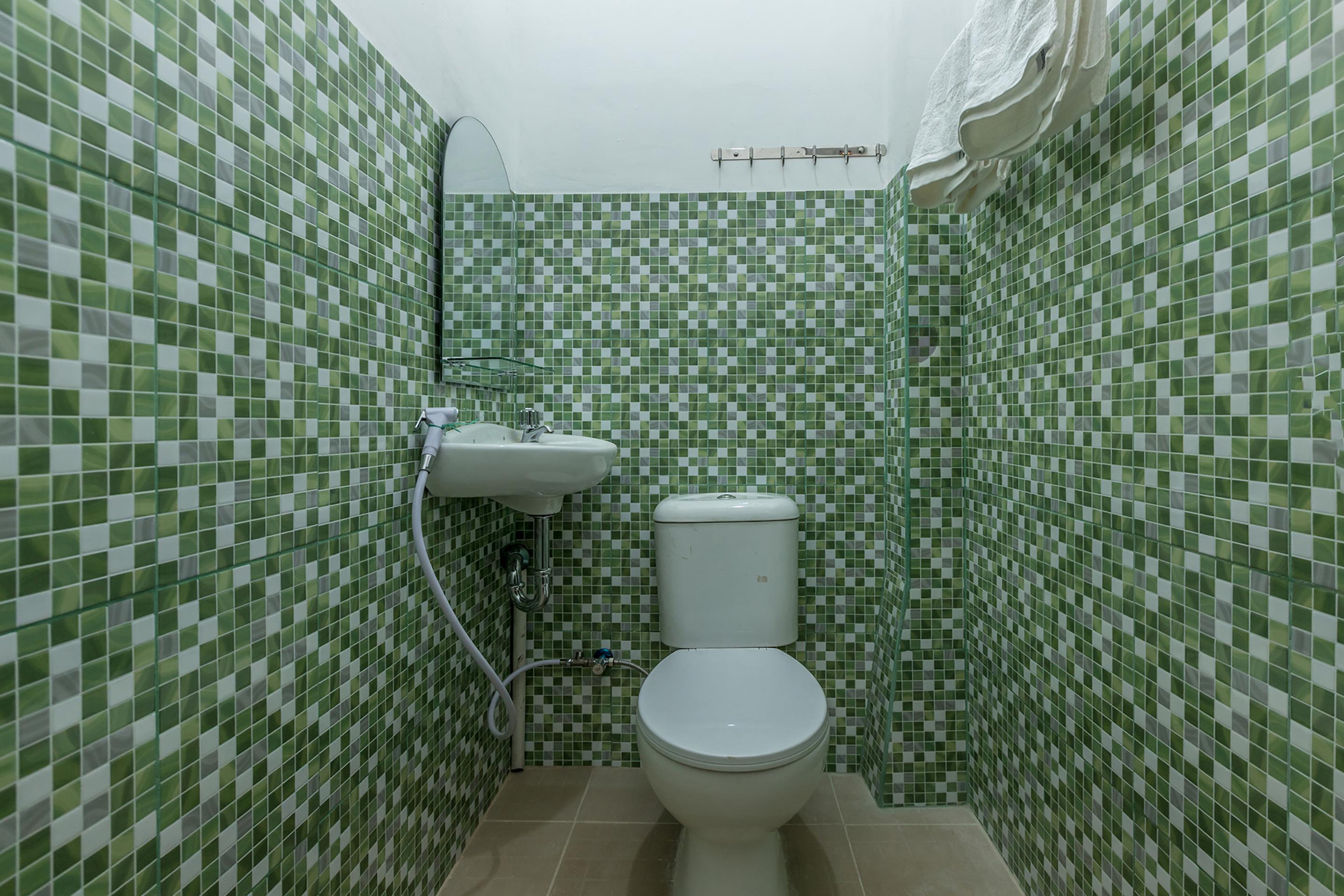 Super Oyo 1487 Residence Khoe Джакарта Екстериор снимка