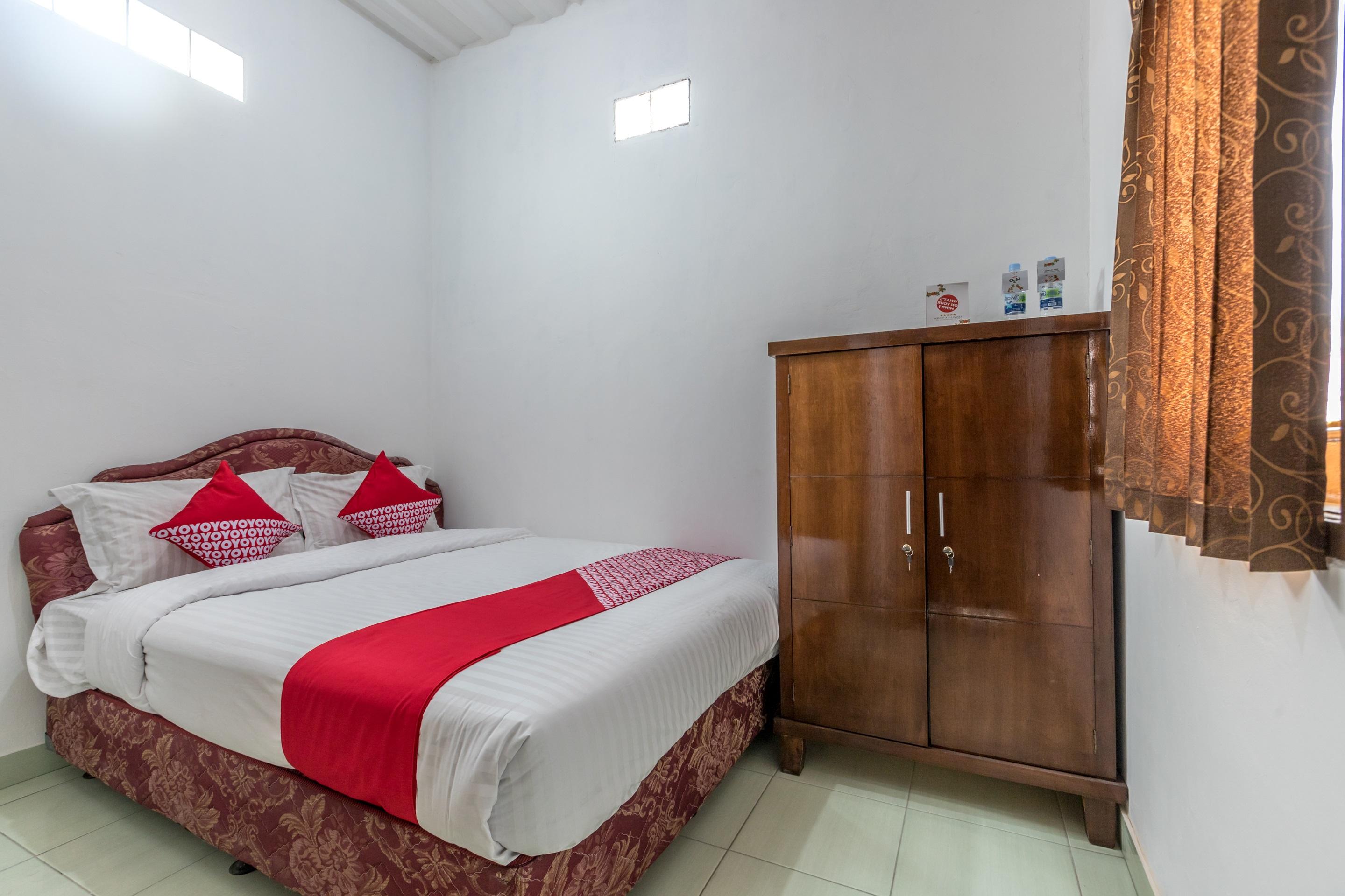 Super Oyo 1487 Residence Khoe Джакарта Екстериор снимка