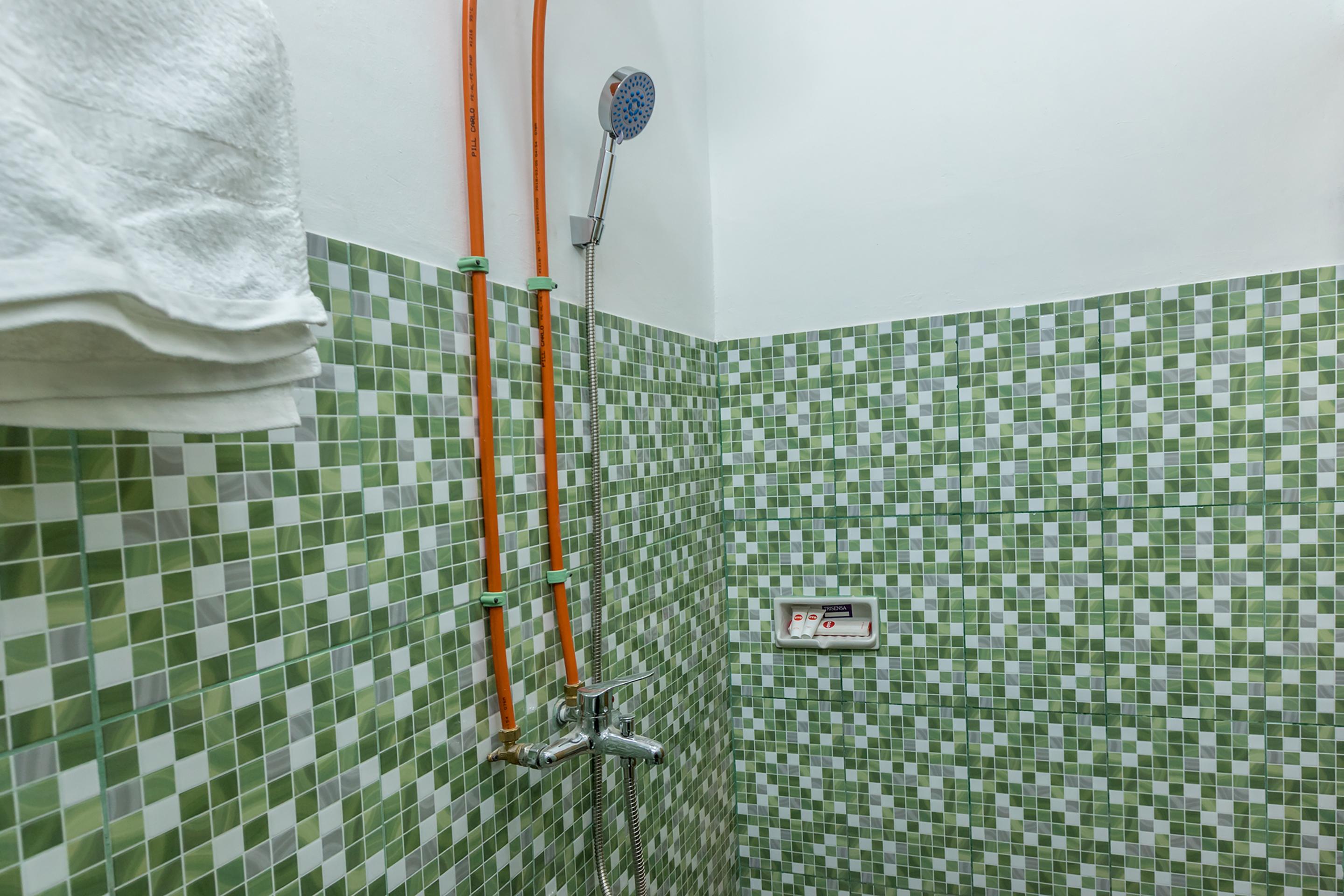 Super Oyo 1487 Residence Khoe Джакарта Екстериор снимка