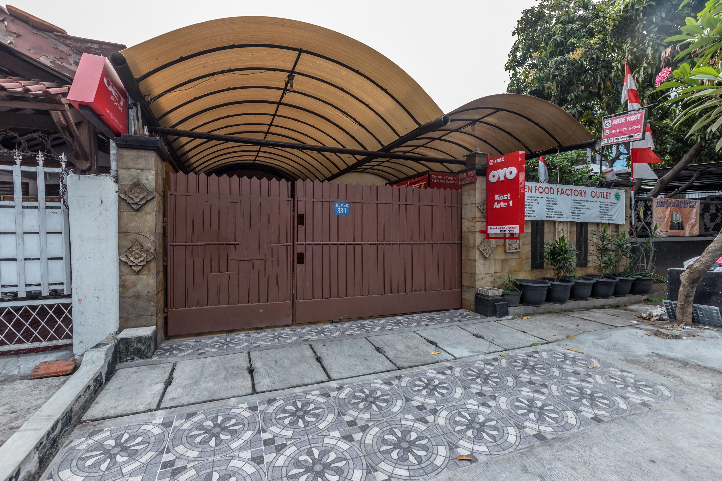 Super Oyo 1487 Residence Khoe Джакарта Екстериор снимка