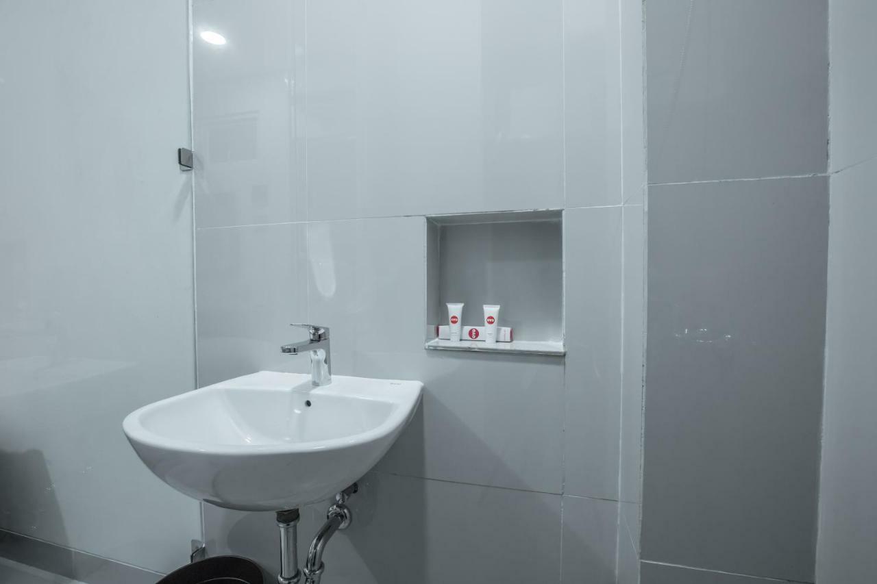 Super Oyo 1487 Residence Khoe Джакарта Екстериор снимка