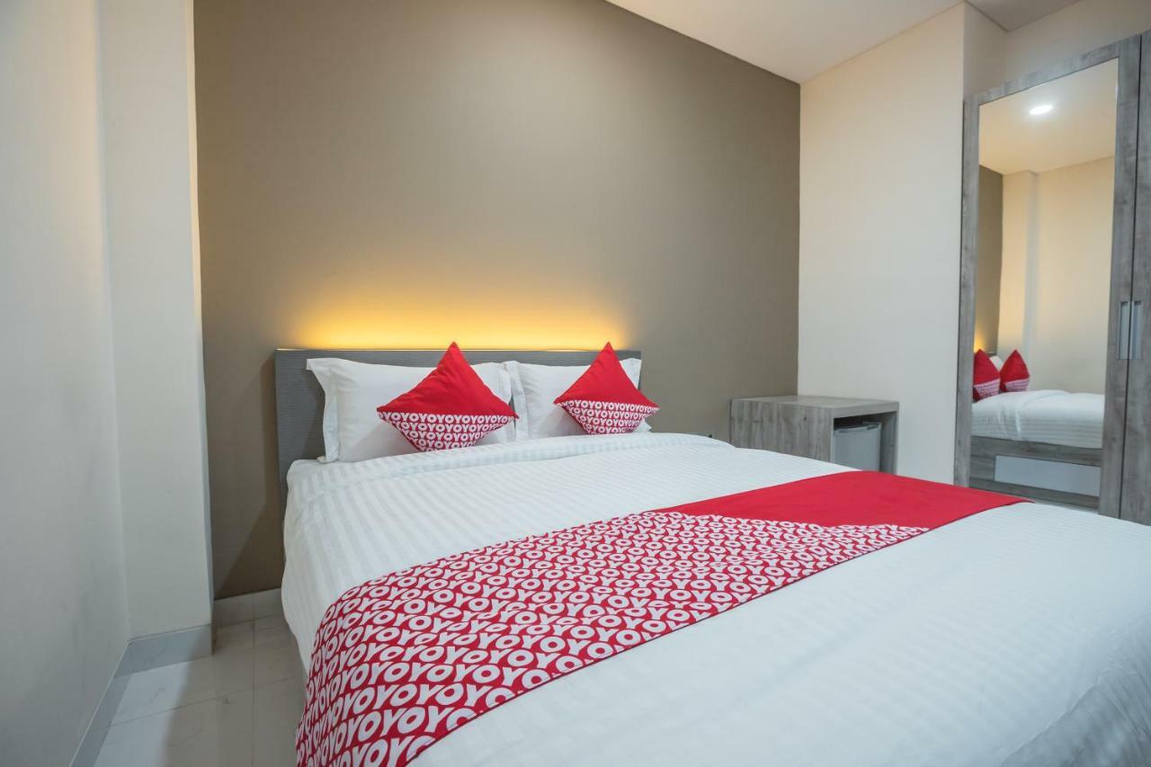 Super Oyo 1487 Residence Khoe Джакарта Екстериор снимка