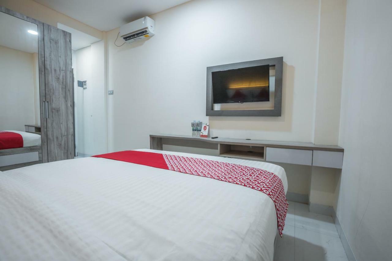 Super Oyo 1487 Residence Khoe Джакарта Екстериор снимка